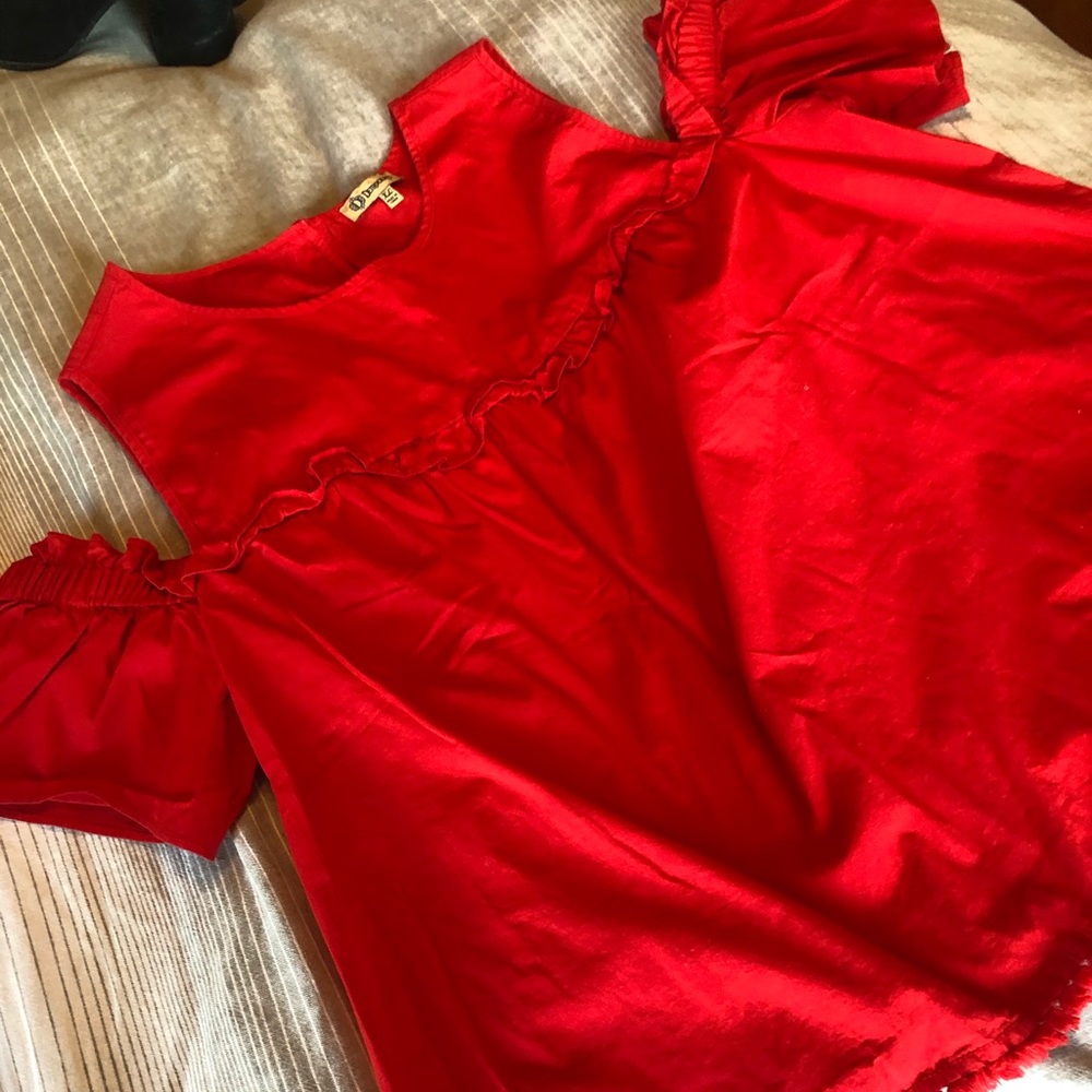 Red cold shoulder flowy top